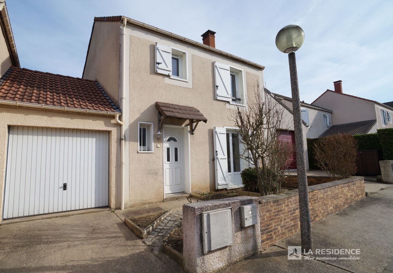 Maison Voisins Le Bretonneux | Ventana Blog