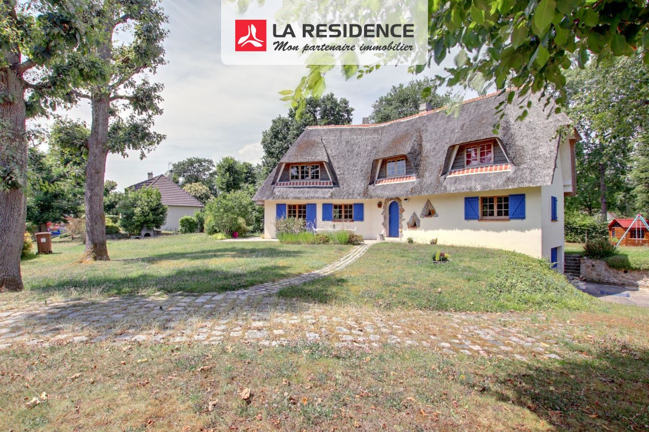 Maison à vendre à Le Mesnil-Saint-Denis, 7 pièces, 150 m2