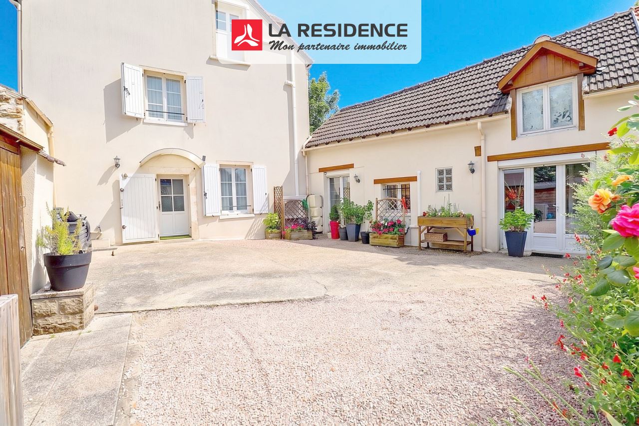 Maison à vendre à Jouars Pontchartrain, 7 pièces, 147 m2