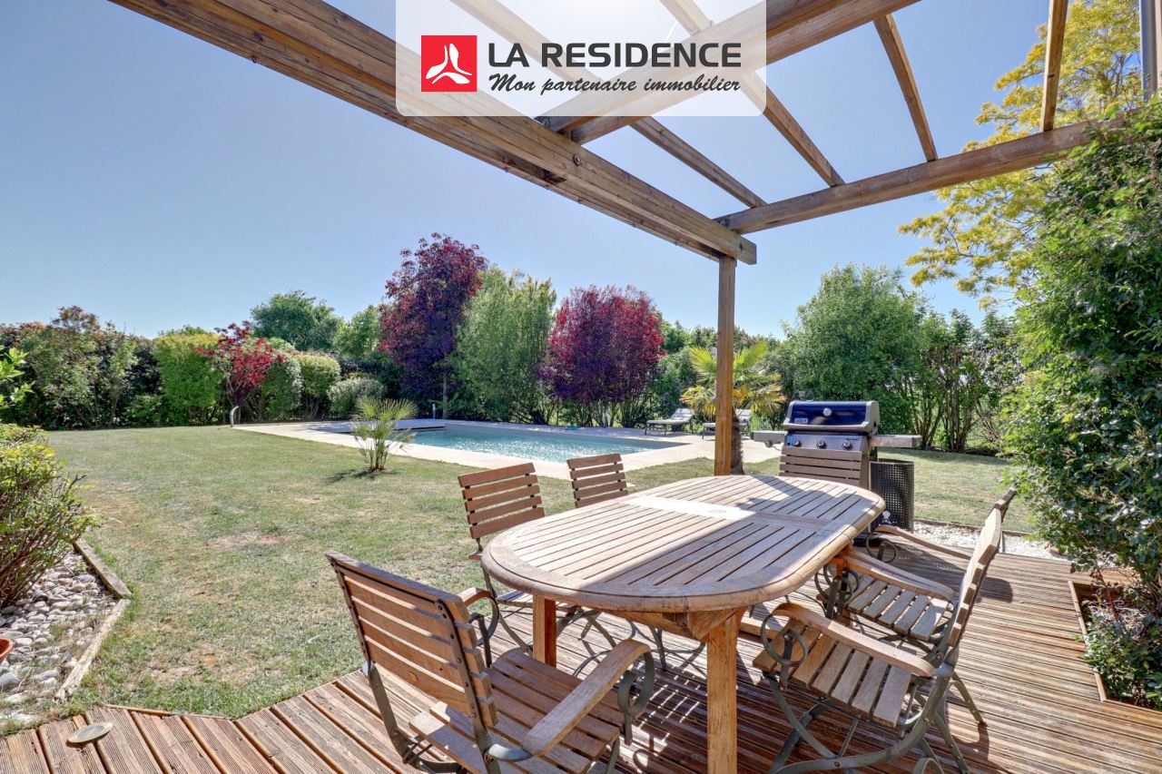 Maison à vendre à Villiers Saint Frédéric, 7 pièces, 204 m2