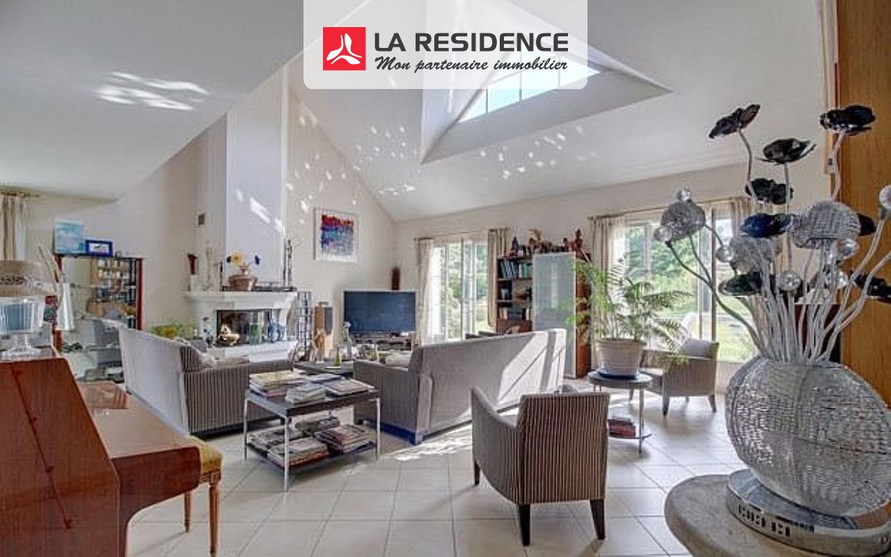 Maison à vendre à Chambourcy, 8 pièces, 251 m2