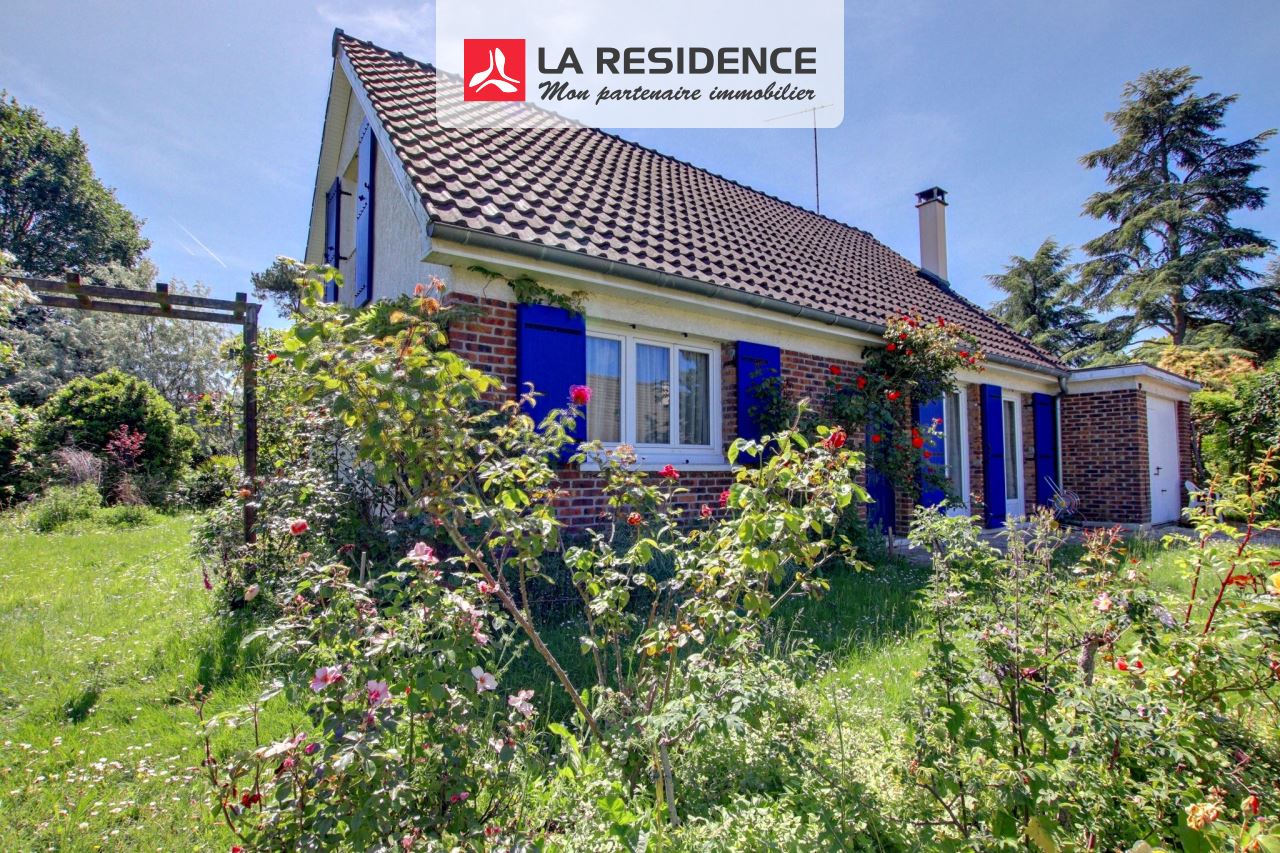 Maison à vendre à Le Mesnil-Saint-Denis, 6 pièces, 132 m2