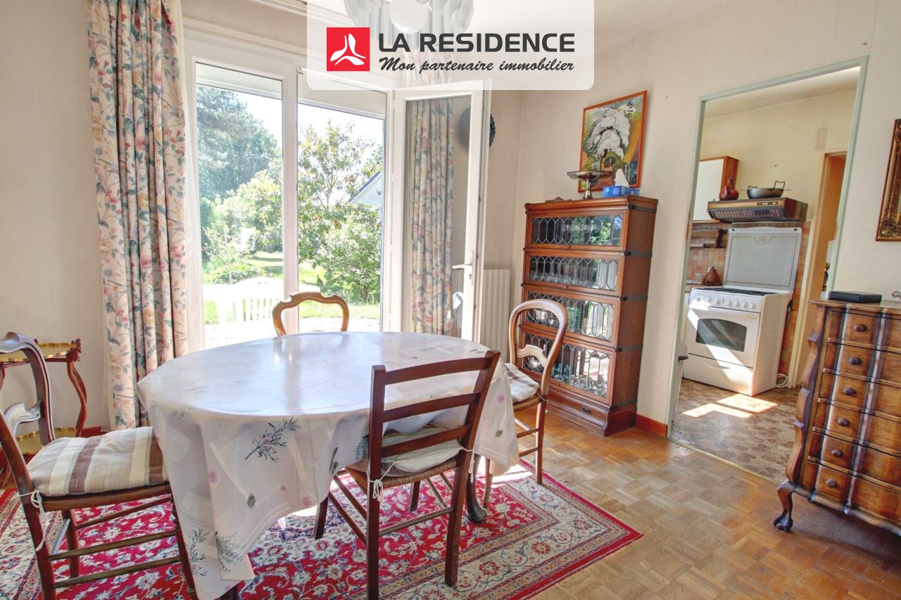 Maison à vendre à Le Mesnil-Saint-Denis, 6 pièces, 132 m2