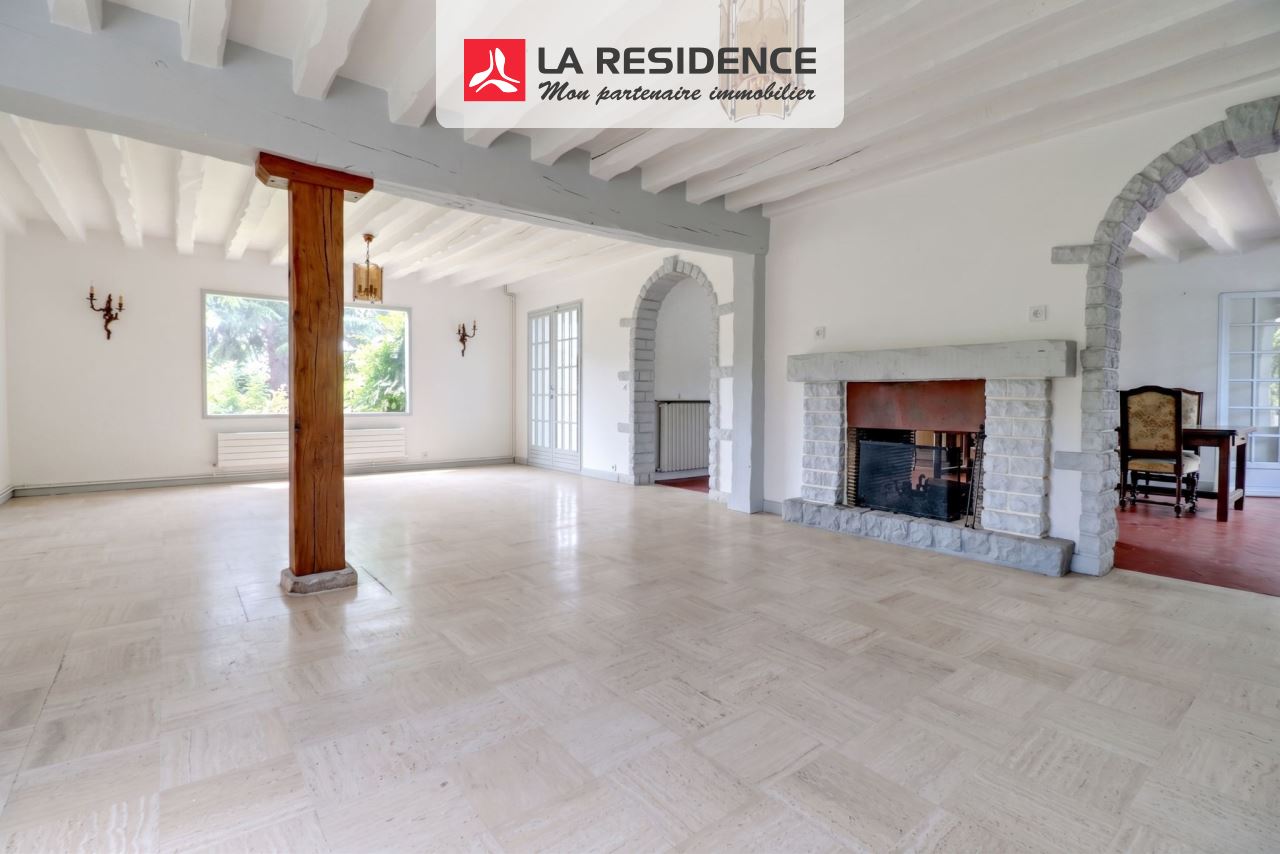 Maison à vendre à Houdan, 7 pièces, 237 m2