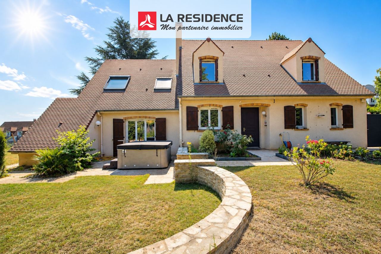 Maison à vendre à Chambourcy, 8 pièces, 220 m2