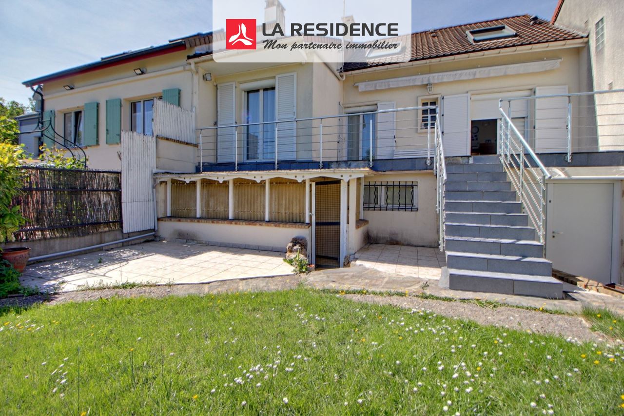 Maison à vendre à Trappes, 6 pièces, 135 m2
