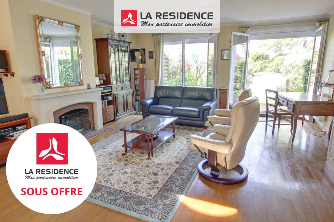 Maison à vendre à Le Mesnil-Saint-Denis, 6 pièces, 135 m2