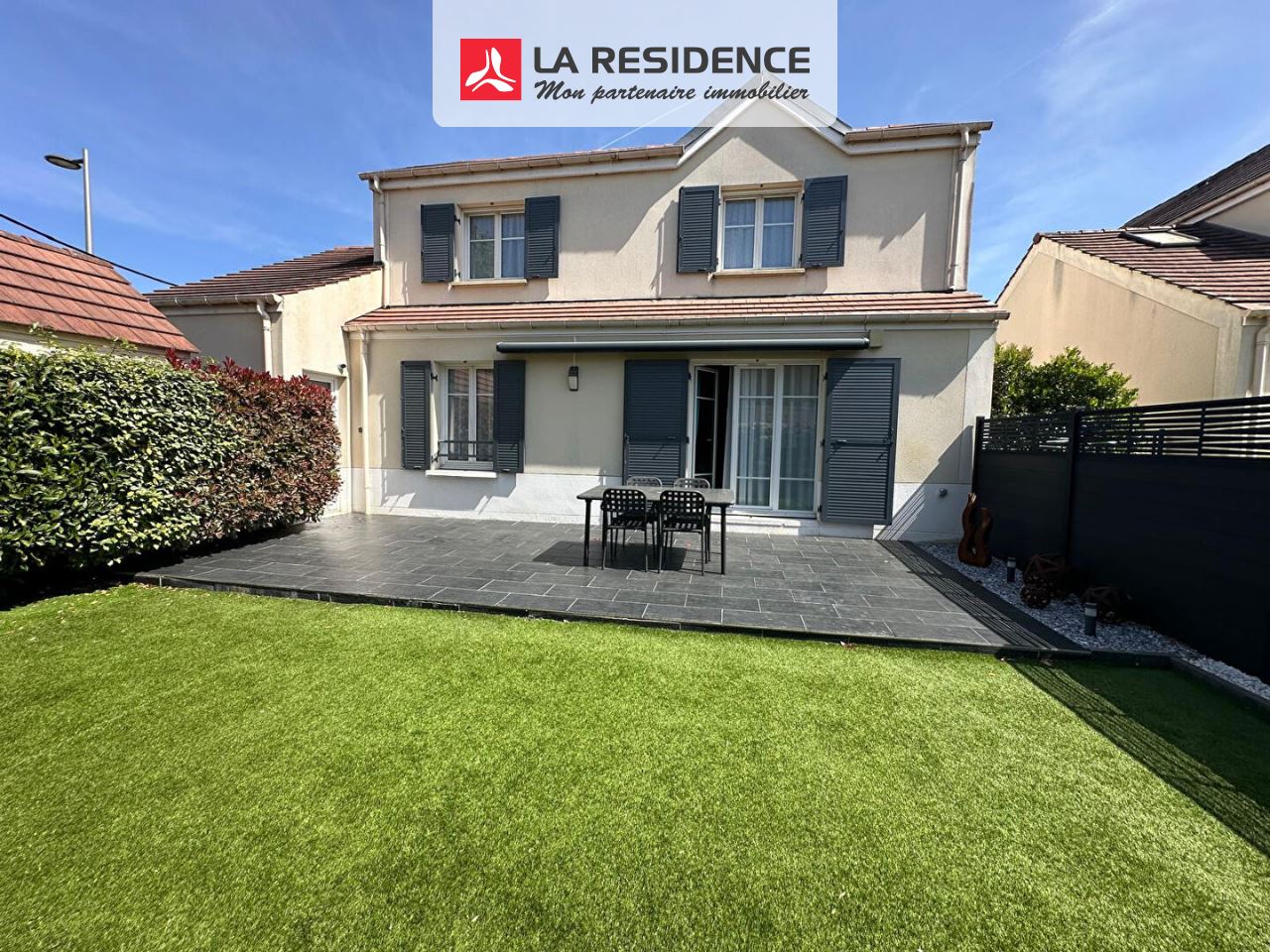 Maison à vendre à Savigny-le-Temple, 5 pièces, 101 m2