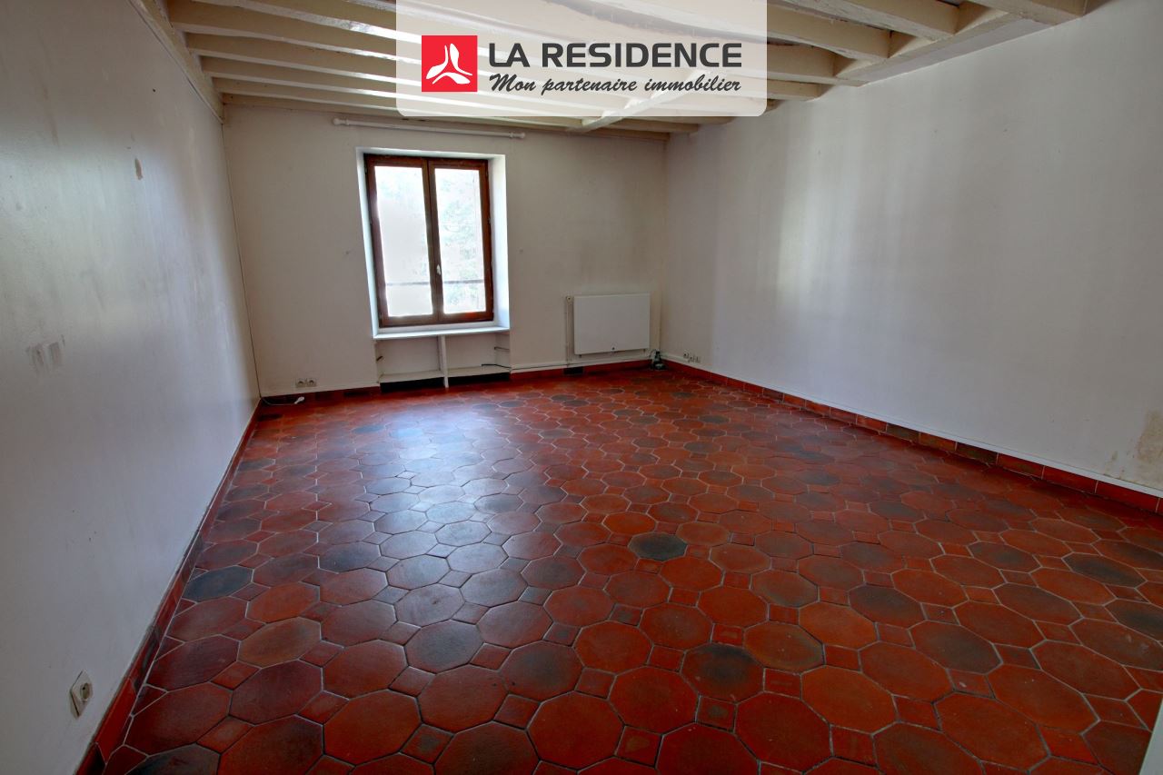 Appartement à vendre à Le Mesnil-Saint-Denis, 4 pièces, 74 m2