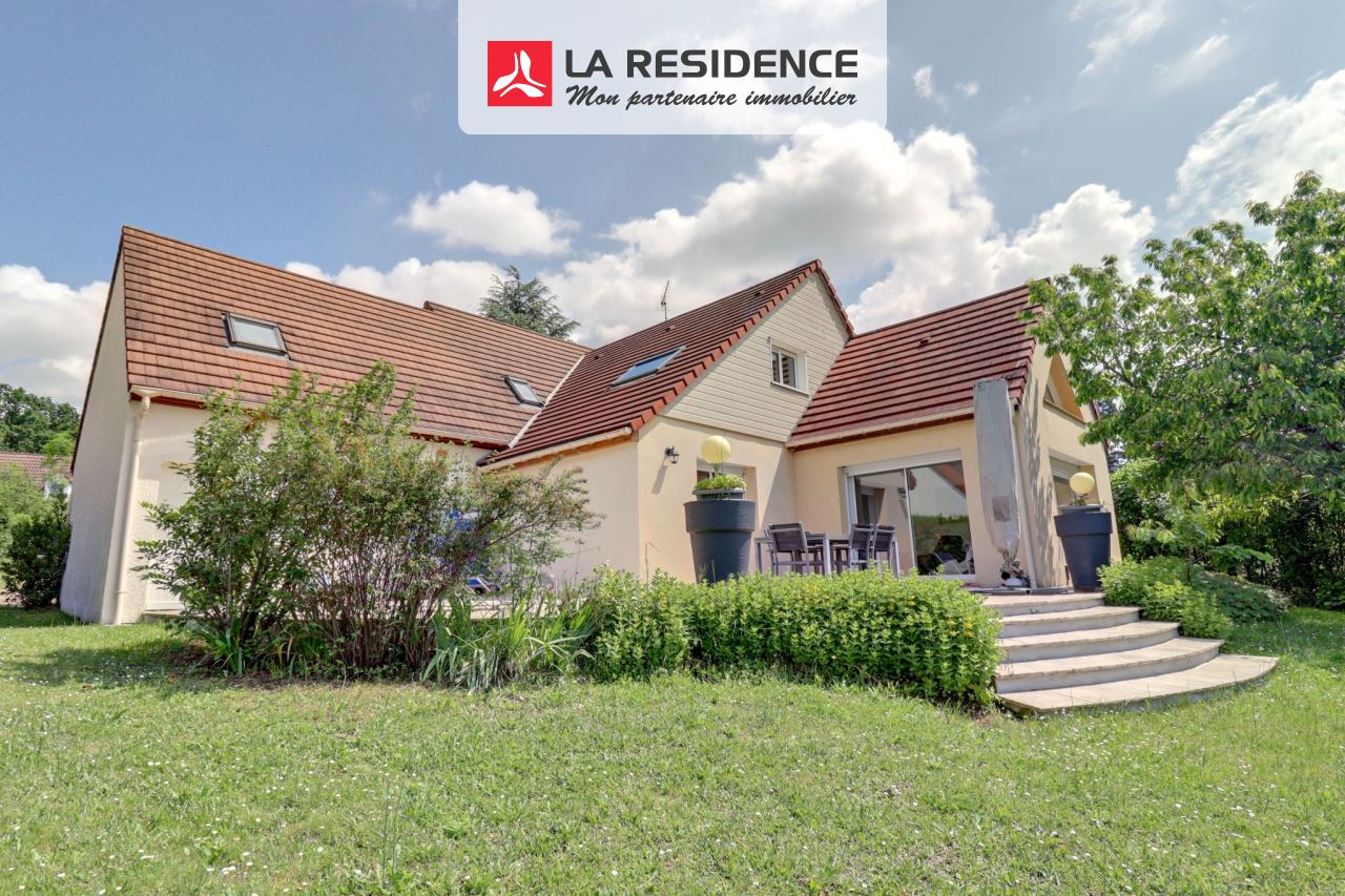 Maison à vendre à Villiers Saint Frédéric, 8 pièces, 199 m2