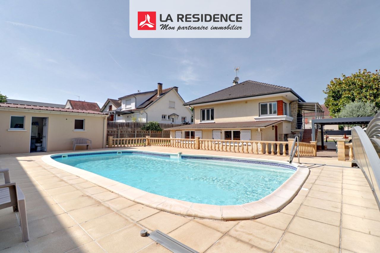 Maison à vendre à Maurecourt, 6 pièces, 157 m2