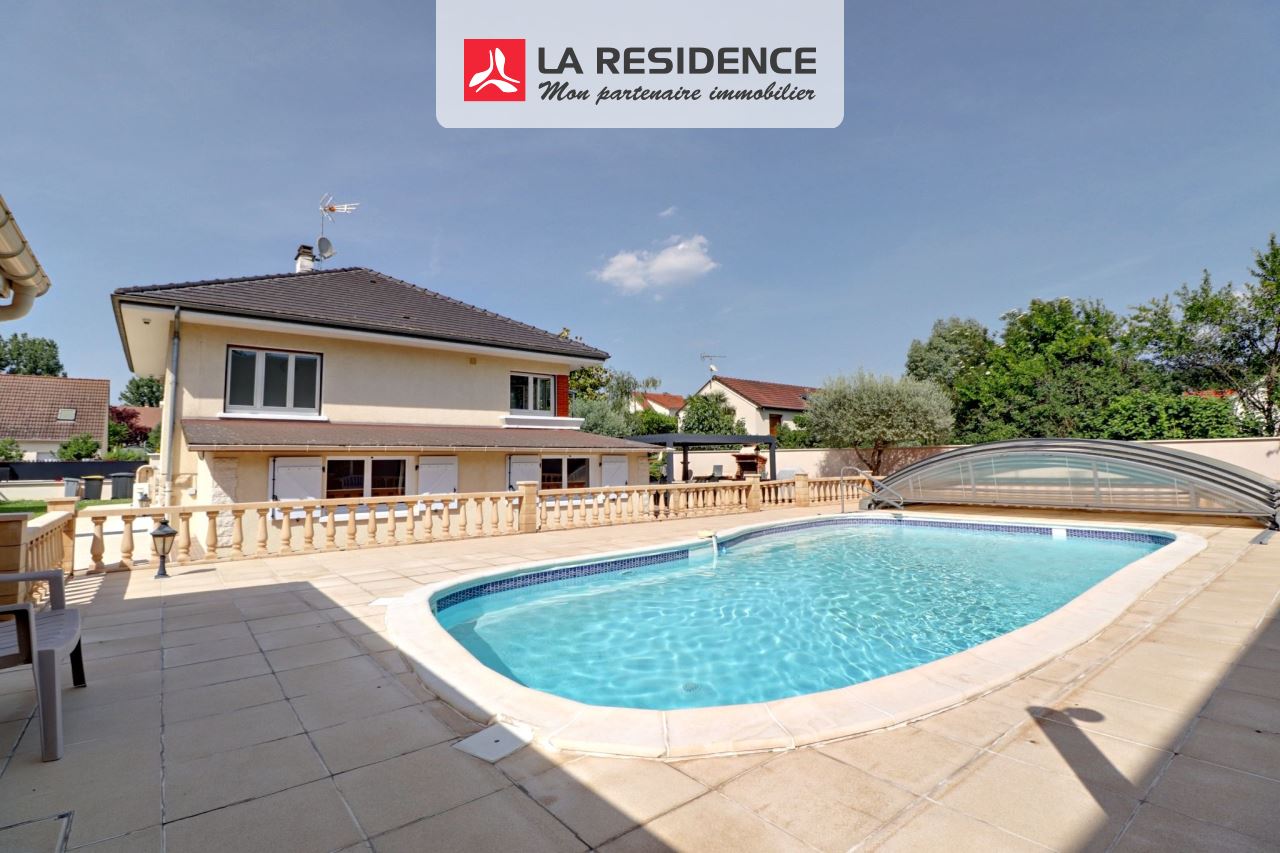 Maison à vendre à Maurecourt, 6 pièces, 157 m2