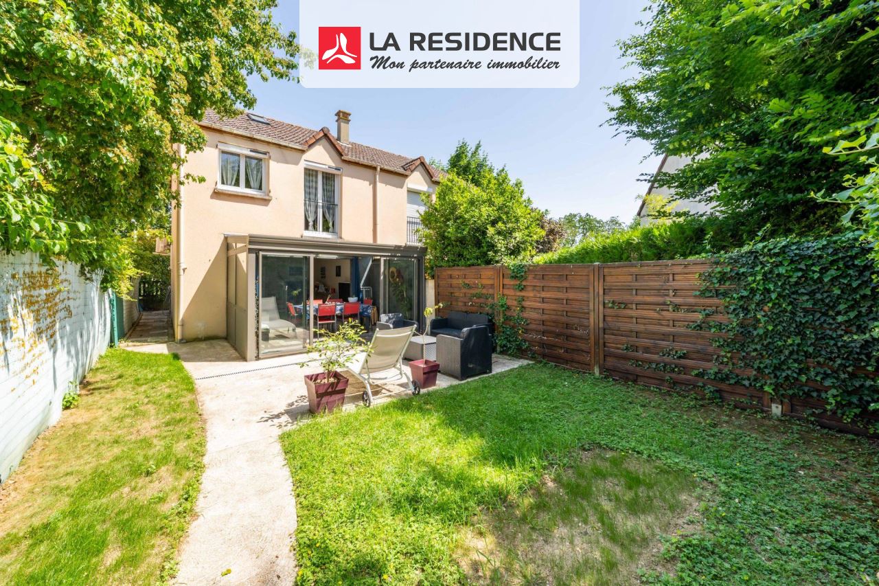 Maison à vendre à Moissy-Cramayel, 5 pièces, 97 m2