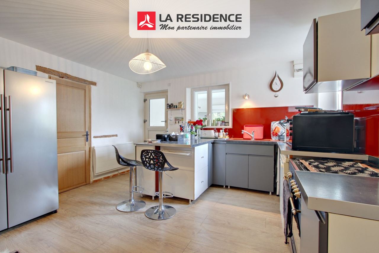 Maison à vendre à Aubevoye, 7 pièces, 174 m2