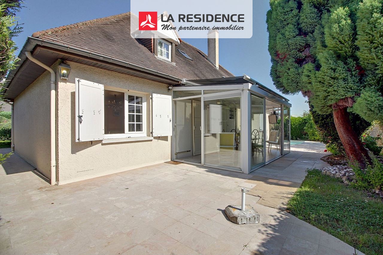 Maison à vendre à Chambourcy, 8 pièces, 221 m2