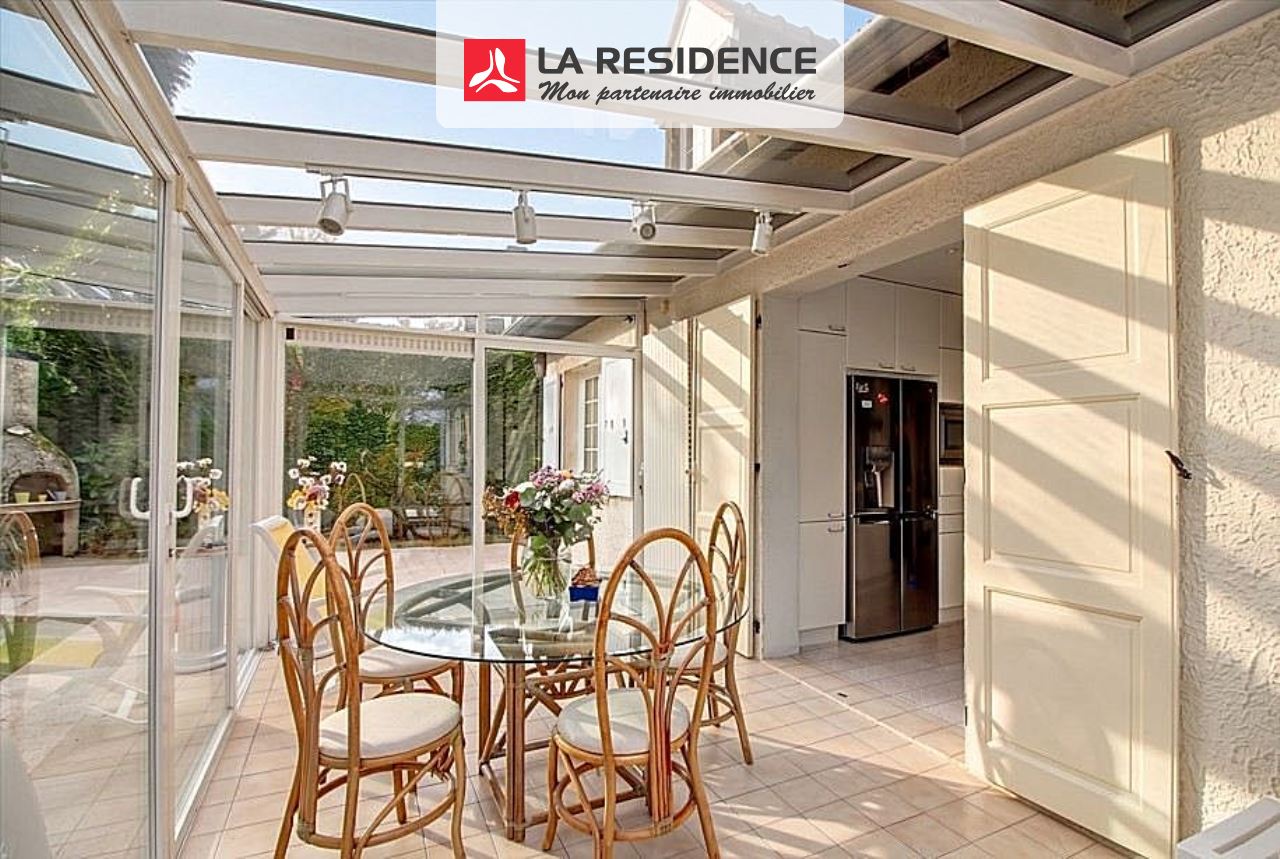 Maison à vendre à Chambourcy, 8 pièces, 221 m2