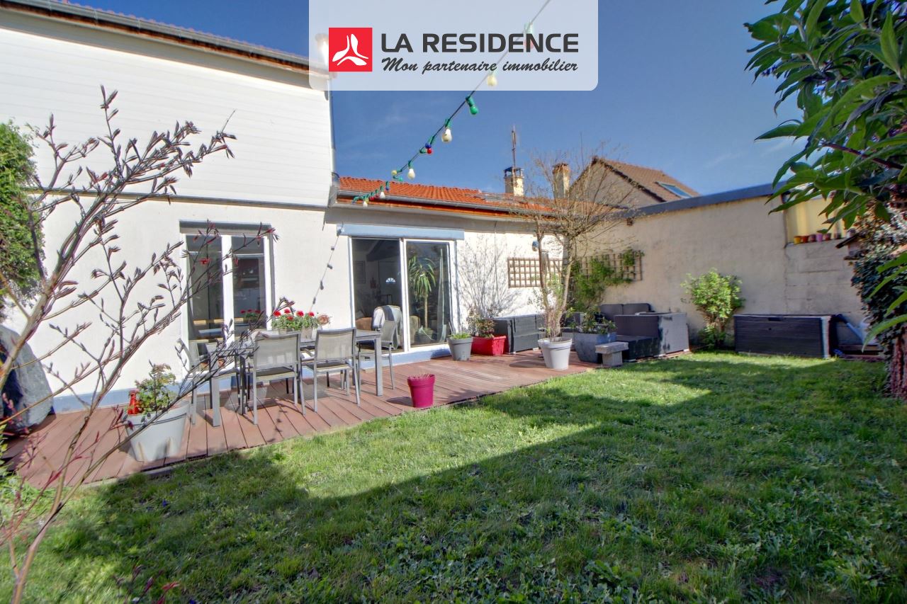 Maison à vendre à Les Clayes Sous Bois, 4 pièces, 81 m2