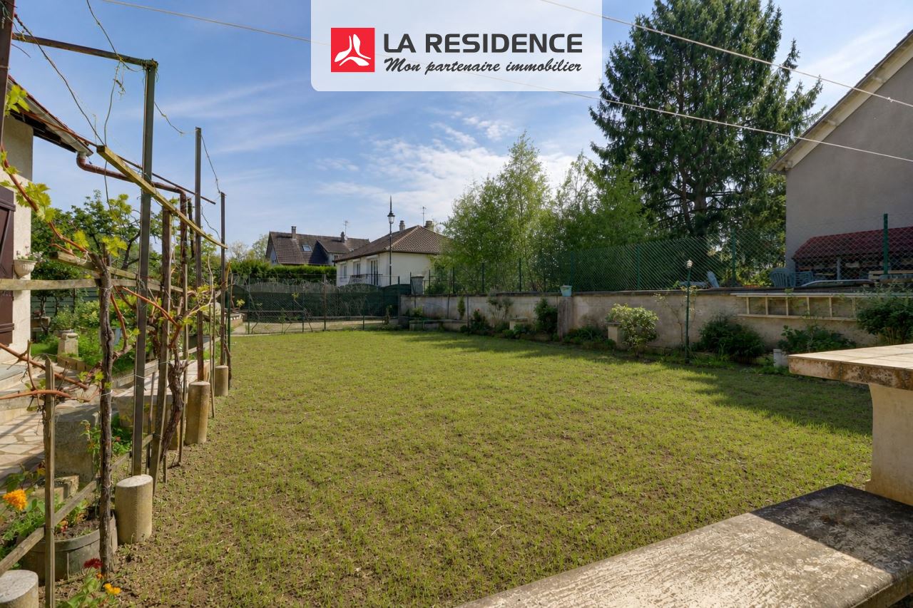 Maison à vendre à Montfort-l'Amaury, 7 pièces, 170 m2