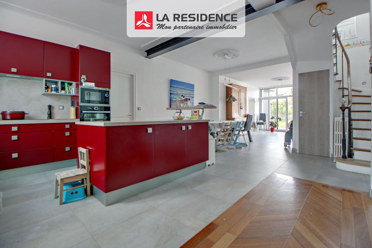 Maison à vendre à Verneuil sur Seine, 9 pièces, 242 m2
